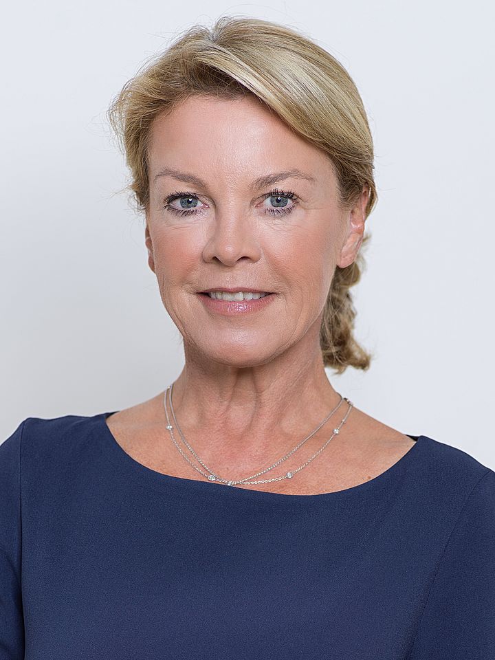 Nicola Loy Aurum Interim GmbH Nicola Loy Aurum Interim GmbH